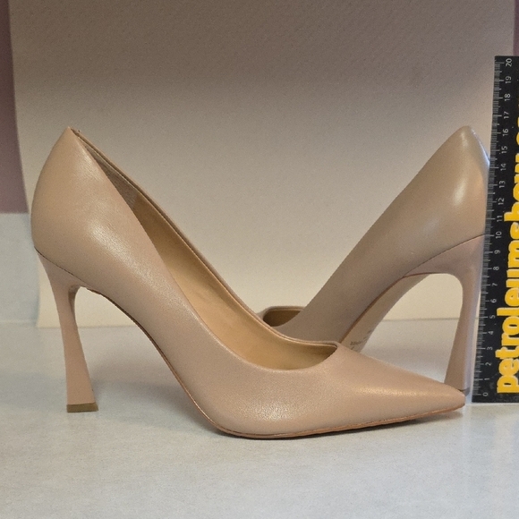 Marc Fisher Nude Heels - Picture 2 of 5